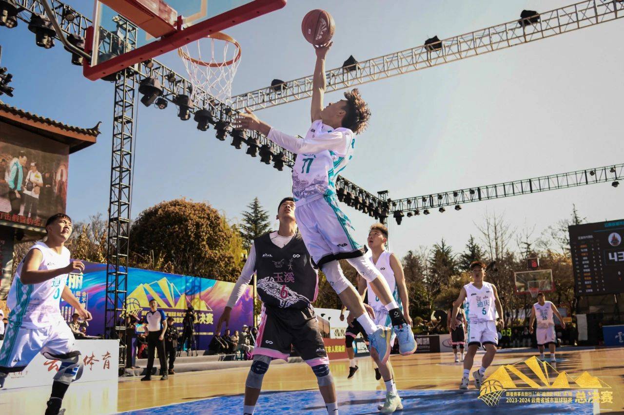 亚洲篮球赛事吸引万名球迷观赛，场面火爆的简单介绍